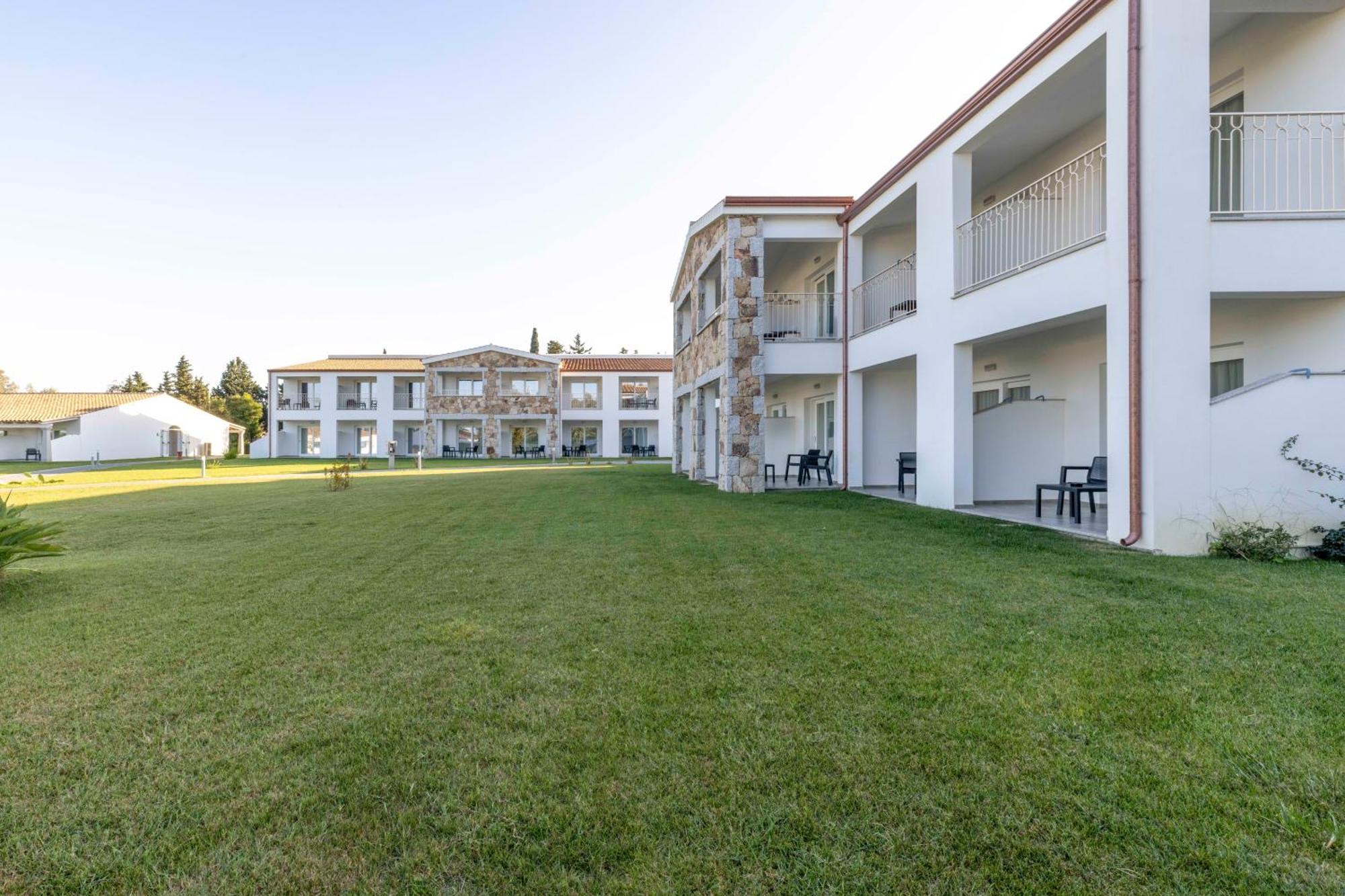 Hotel S'Arena Beach La Caletta Exterior foto
